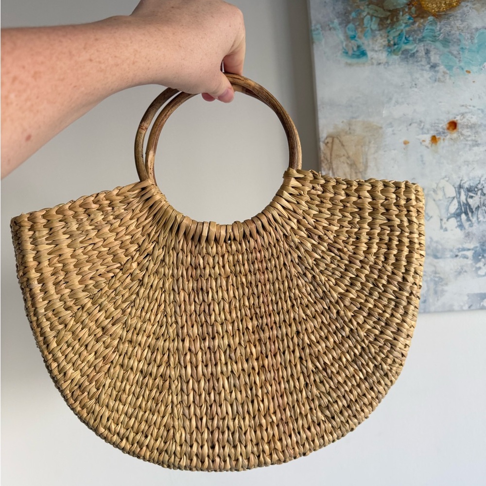 Natural Woven Handbag with Wooden Handles